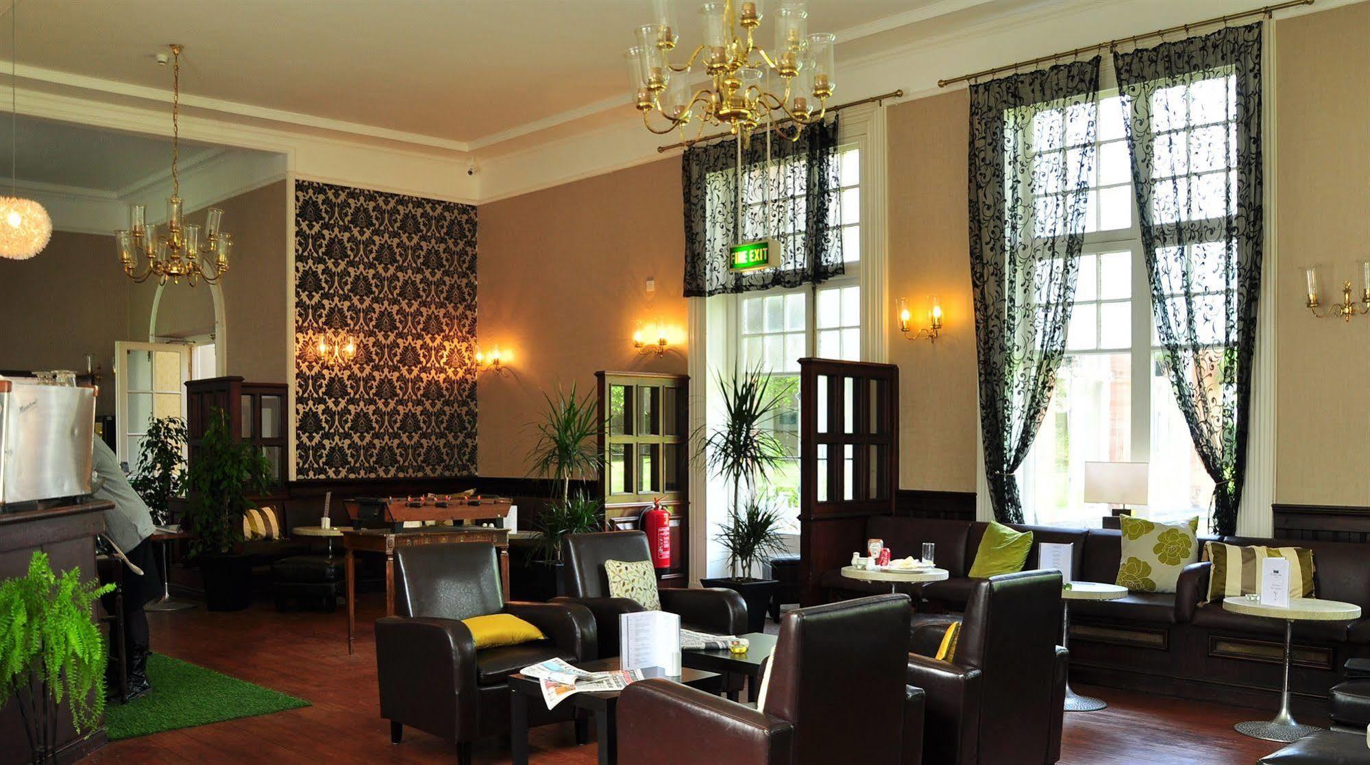 Radisson Blu Hotel, Hotel